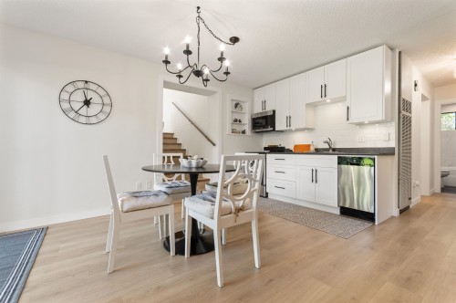 30 Robertson Crescent, Hope, BC 