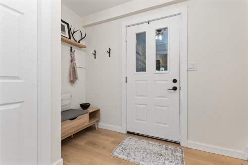 30 Robertson Crescent, Hope, BC 