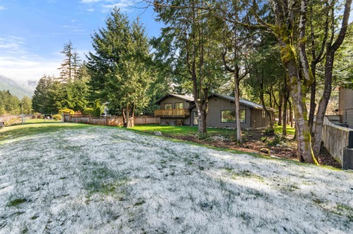 30 Robertson Crescent, Hope, BC 