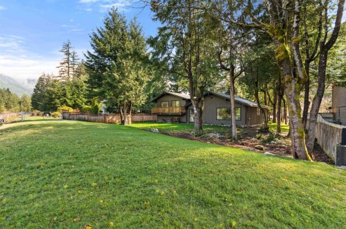 30 Robertson Crescent, Hope, BC - Outdoor
