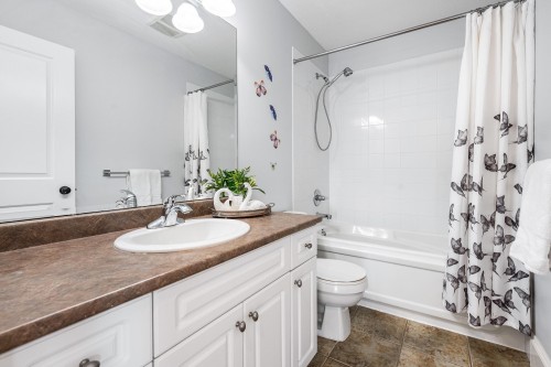 5853 Garrison Boulevard, Chilliwack, BC 