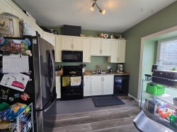 10-9140 Hazel Street Chilliwack, BC V2P 0C2