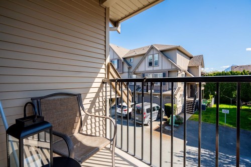 16-46321 Cessna Drive, Chilliwack, BC 