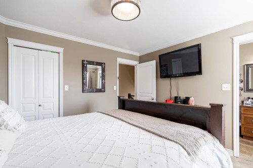 16-46321 Cessna Drive, Chilliwack, BC 