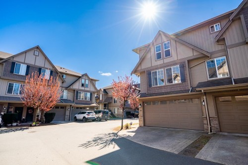 16-46321 Cessna Drive, Chilliwack, BC 