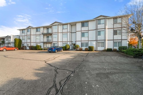 220-45669 Mcintosh Drive, Chilliwack, BC 