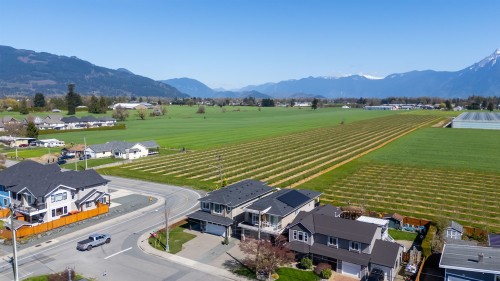 10398 Wedgewood Drive, Chilliwack, BC 