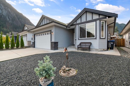 3-20118 Beacon Road  Hope, BC V0X 1L2