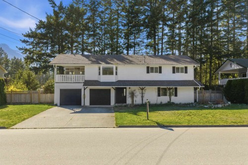 21015 Swallow Place  Hope, BC V0X 1L1