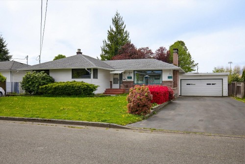 9633 Woodbine Street  Chilliwack, BC V2P 5T3