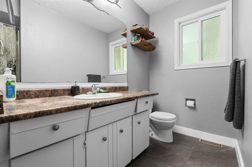 10218 Oval Drive, Chilliwack, BC 
