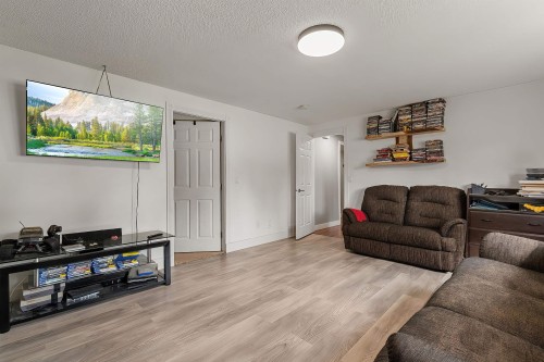 10218 Oval Drive, Chilliwack, BC 
