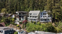 217 Lakeshore Drive Cultus Lake, BC V2R 5A1
