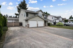 44662 Cumberland Avenue Chilliwack, BC V2R 3B6