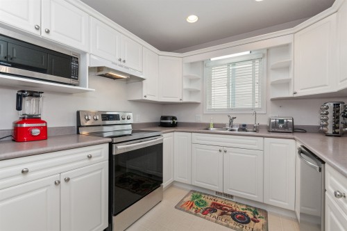8-46277 Cessna Drive, Chilliwack, BC 