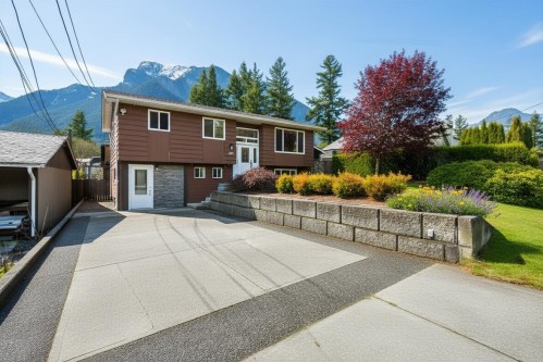 650 Park Street  Hope, BC V0X 1L0