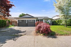 5937 Cambridge Street Chilliwack, BC V2R 2Y4