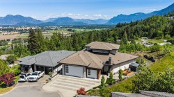 112-51075 Falls Court Chilliwack, BC V4Z 1K7