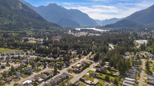 65511 Skylark Lane, Hope, BC 