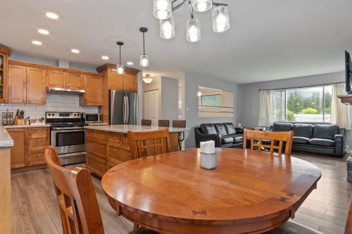 21111 Lakeview Crescent, Hope, BC 