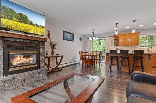 21111 Lakeview Crescent, Hope, BC 