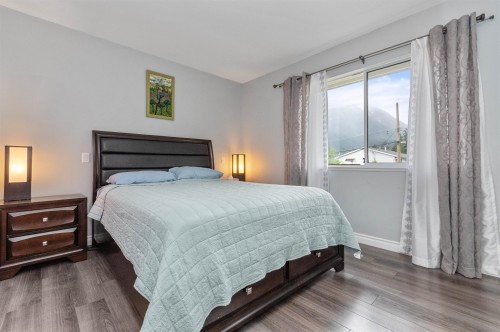 21111 Lakeview Crescent, Hope, BC 