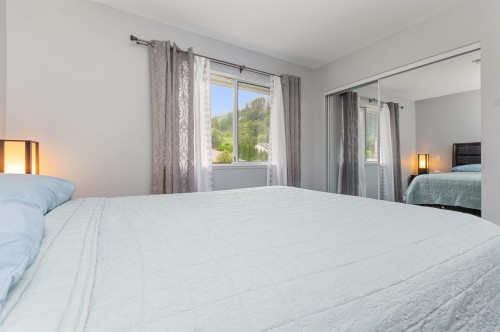 21111 Lakeview Crescent, Hope, BC 