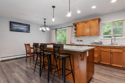 21111 Lakeview Crescent, Hope, BC 