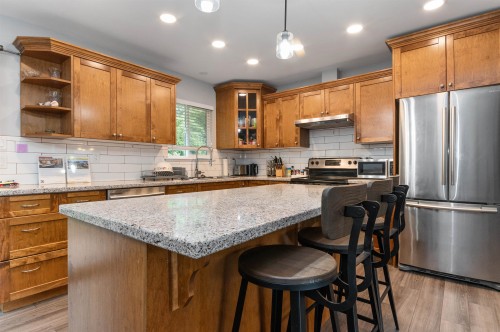 21111 Lakeview Crescent, Hope, BC 
