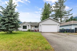 770 Olson Avenue Hope, BC V0X 1L0