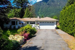 236 Water Avenue Hope, BC V0X 1L0