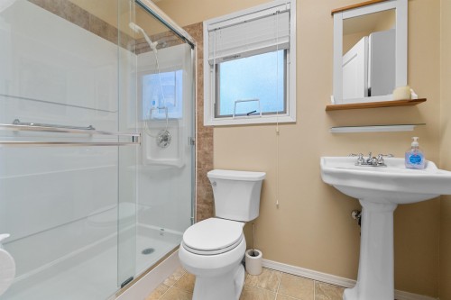 236 Water Avenue, Hope, BC 