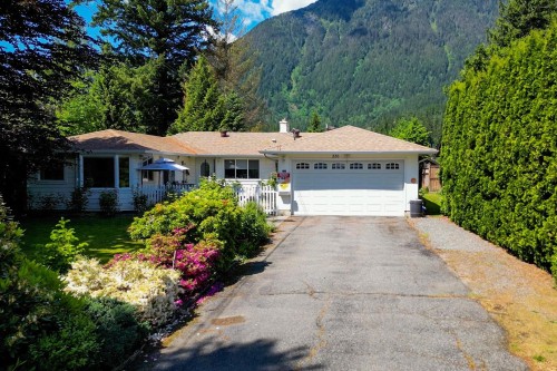 236 Water Avenue, Hope, BC 