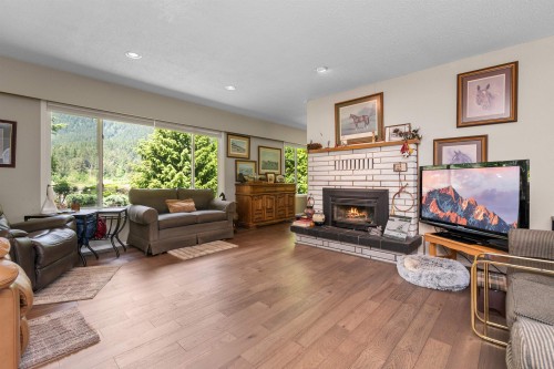 236 Water Avenue, Hope, BC 