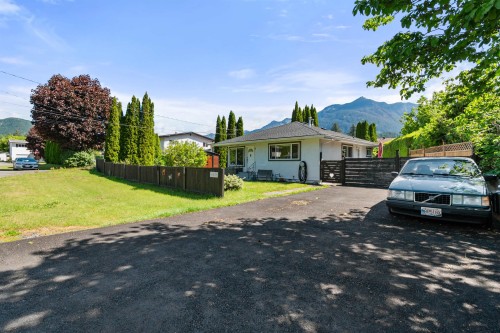 435 Hemlock Avenue  Hope, BC V0X 1L0