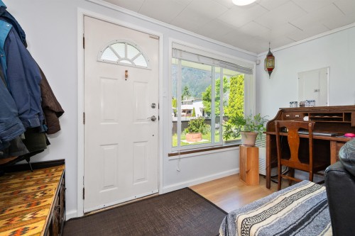 435 Hemlock Avenue, Hope, BC 