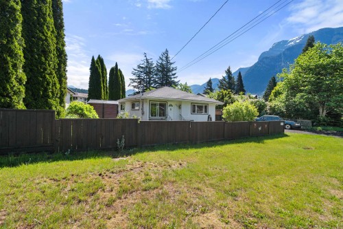 435 Hemlock Avenue, Hope, BC 