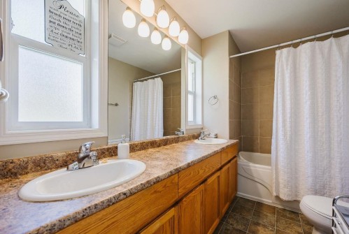Upper-45821 Thomas Road, Chilliwack, BC 