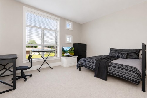 6567 Fern Street, Chilliwack, BC - Indoor Photo Showing Bedroom