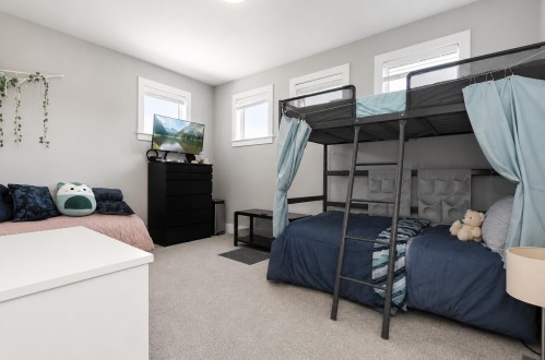 6567 Fern Street, Chilliwack, BC - Indoor Photo Showing Bedroom