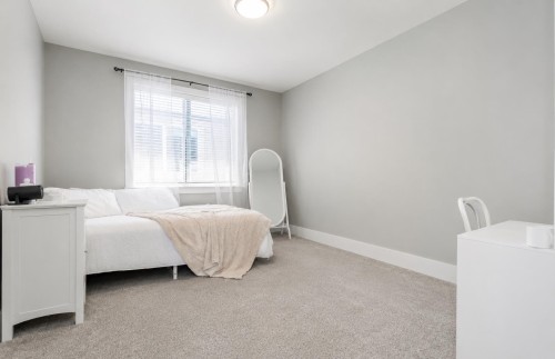 6567 Fern Street, Chilliwack, BC - Indoor Photo Showing Bedroom