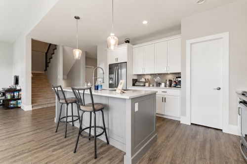 6567 Fern Street, Chilliwack, BC - Indoor Photo Showing Kitchen With Upgraded Kitchen