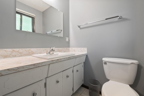 260 Robertson Crescent, Hope, BC 