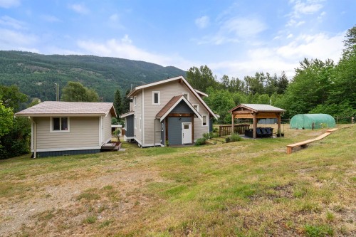 64922 North Bend Post Office Road, Boston Bar, BC 