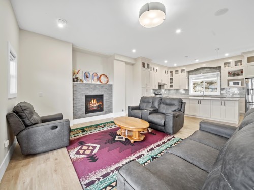 8204 Harvest Place, Chilliwack, BC 