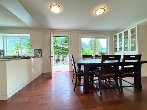 21224 Mountview Crescent, Hope, BC 