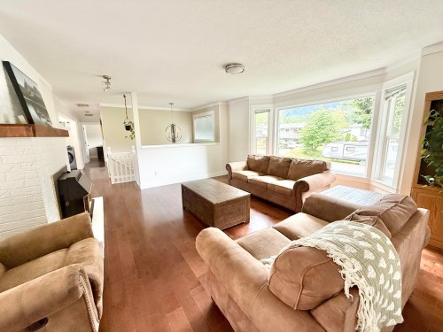 21224 Mountview Crescent, Hope, BC 