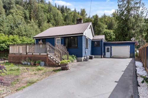 45950 Linzey Road, Cultus Lake, BC - Outdoor With Deck Patio Veranda