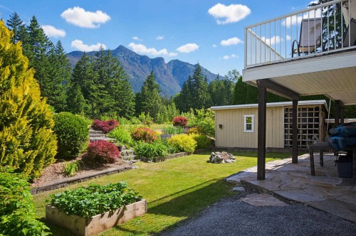 120 Robertson Crescent, Hope, BC 