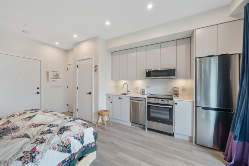 208-45511 Campus Drive, Chilliwack, BC 